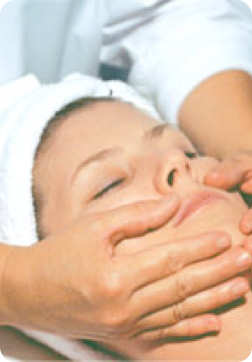 Bellanina Facial Massage to relax the area around the mouth 